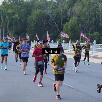 Runner Photo 7107689
