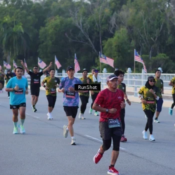 Runner Photo 7107708