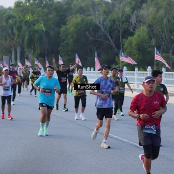 Runner Photo 7107713