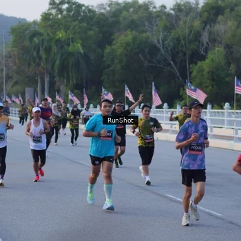 Runner Photo 7107715