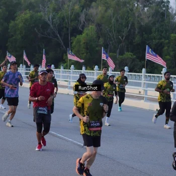 Runner Photo 7107736