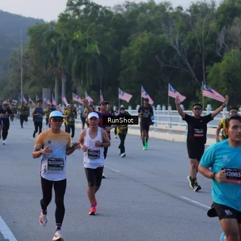 Runner Photo 7107740