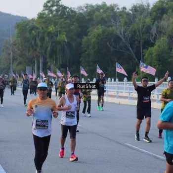 Runner Photo 7107742