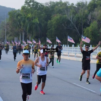 Runner Photo 7107744