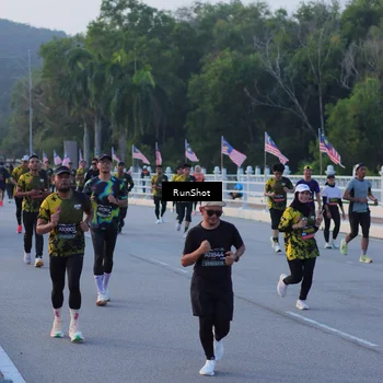 Runner Photo 7107843