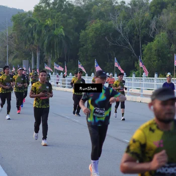 Runner Photo 7107844