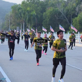 Runner Photo 7107873