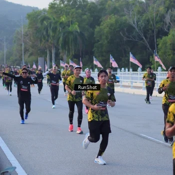 Runner Photo 7107875