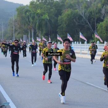 Runner Photo 7107878