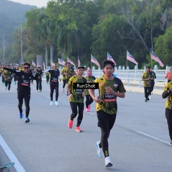 Runner Photo 7107879