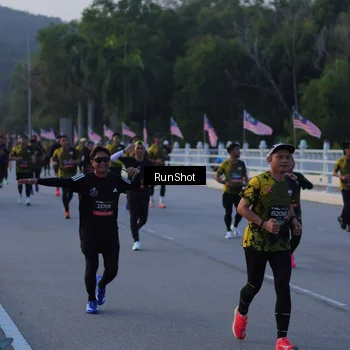 Runner Photo 7107894