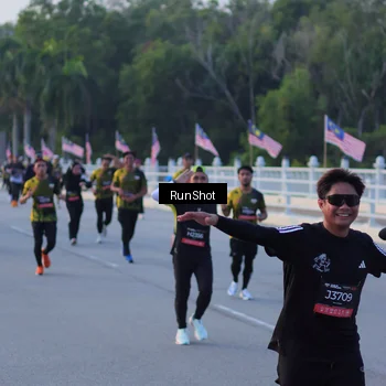 Runner Photo 7107936