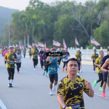 Runner Photo 7107990