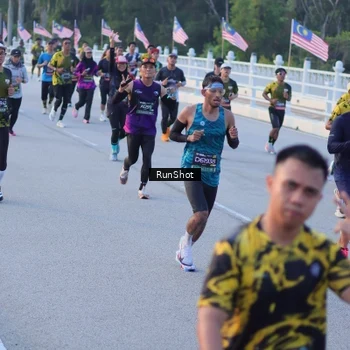 Runner Photo 7107998