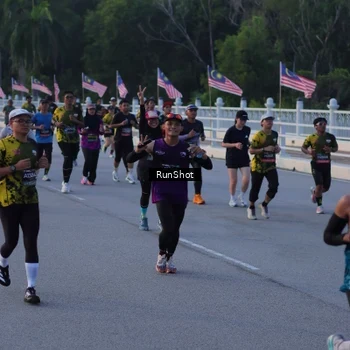 Runner Photo 7108000