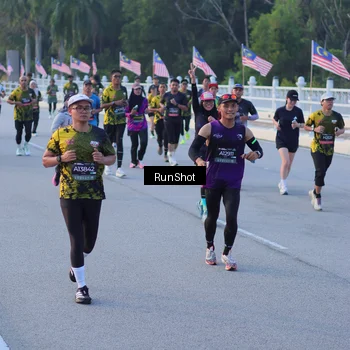 Runner Photo 7108005