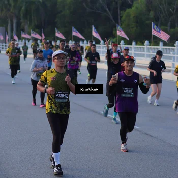 Runner Photo 7108015