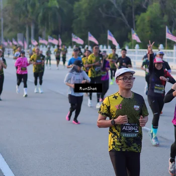 Runner Photo 7108025