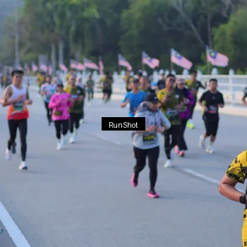 Runner Photo 7108033
