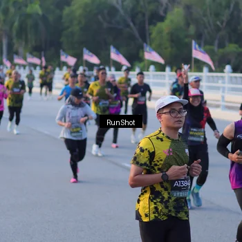 Runner Photo 7108041