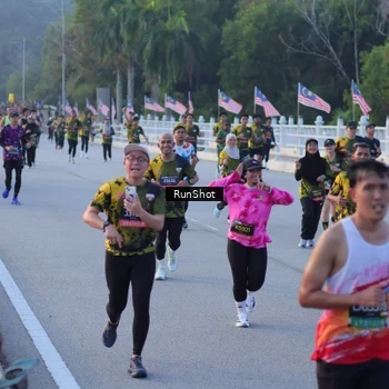 Runner Photo 7108070
