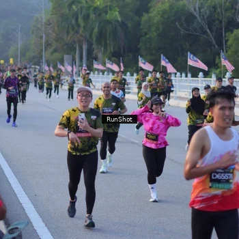 Runner Photo 7108071