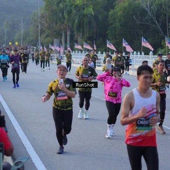 Runner Photo 7108072
