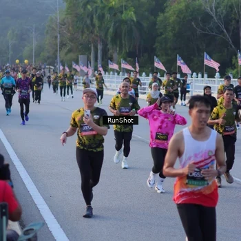 Runner Photo 7108073
