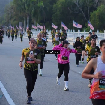 Runner Photo 7108079