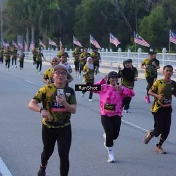 Runner Photo 7108080