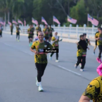Runner Photo 7108101