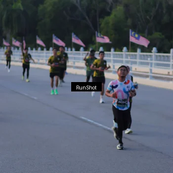 Runner Photo 7108123
