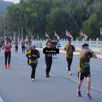 Runner Photo 7108189