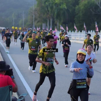 Runner Photo 7108335