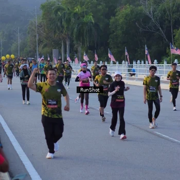 Runner Photo 7108351