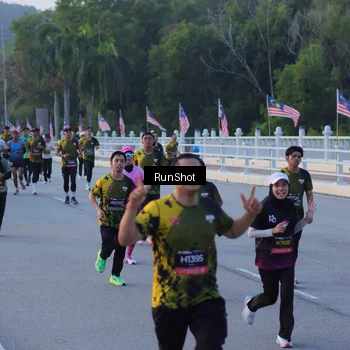 Runner Photo 7108368
