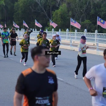 Runner Photo 7108461