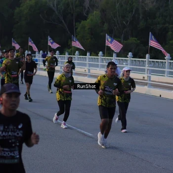 Runner Photo 7108471