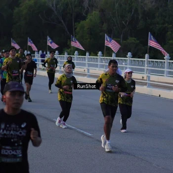 Runner Photo 7108474