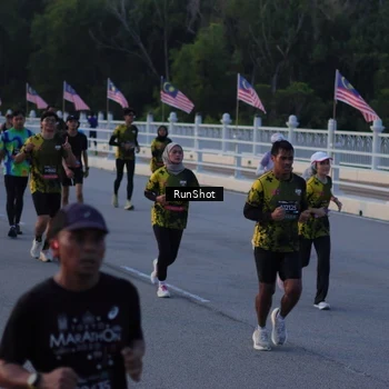 Runner Photo 7108477
