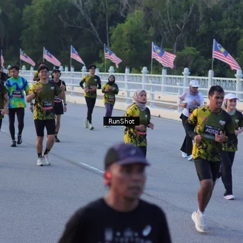 Runner Photo 7108481