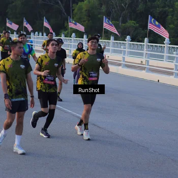 Runner Photo 7108504