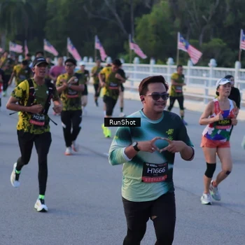 Runner Photo 7108576