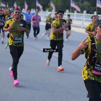 Runner Photo 7108594