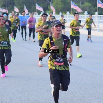 Runner Photo 7108598