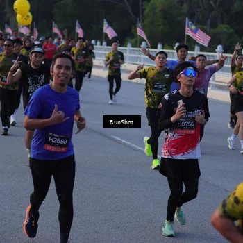 Runner Photo 7108611