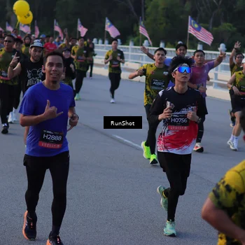 Runner Photo 7108612