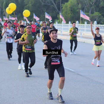 Runner Photo 7108628