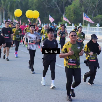 Runner Photo 7108642