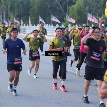 Runner Photo 7108698